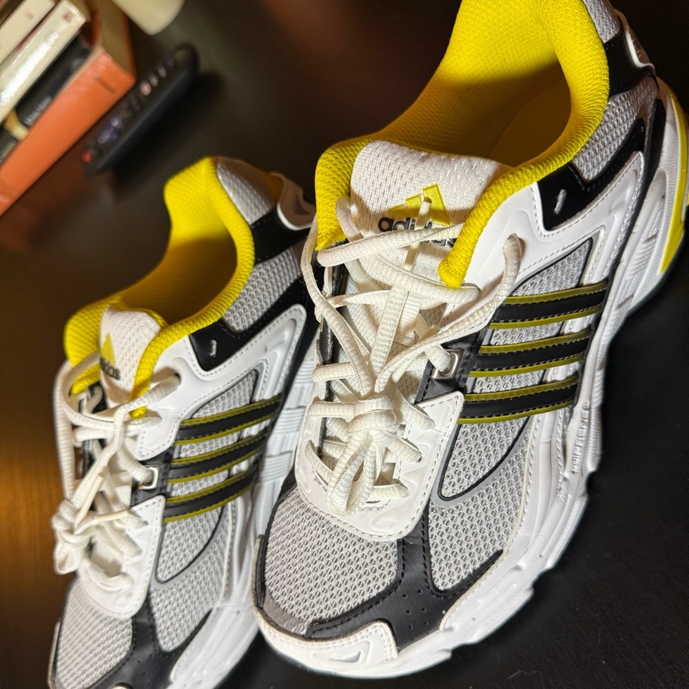 Adidas CL Response Sneakers Yellow, White and Black. UNISEX Size W (8) M (6.5)